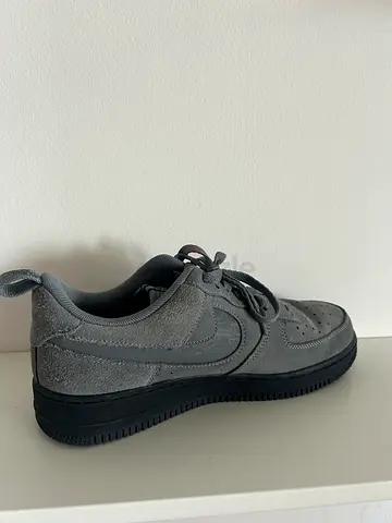 Nike Air Force 1 Low 07 LV8 Reflective Swoosh Cool Grey  42 Europe (retail 1220 aed