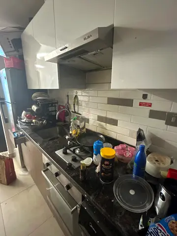 Male Twin sharing Studio in AlFurjan