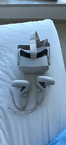 Oculus quest 2 256GB used little