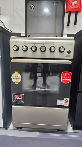 Used freestanding gas oven with 5 burners - good condition