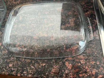 Pyrex Glass Oven Baking Dish / Roasting Pan (with handles)