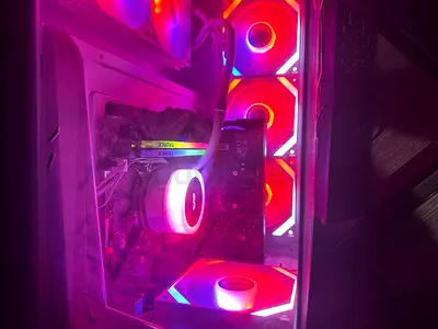 Pc gaming + ps5 portal remote player + 2
monitors + mouse and keyboard + headphones ath-m20x