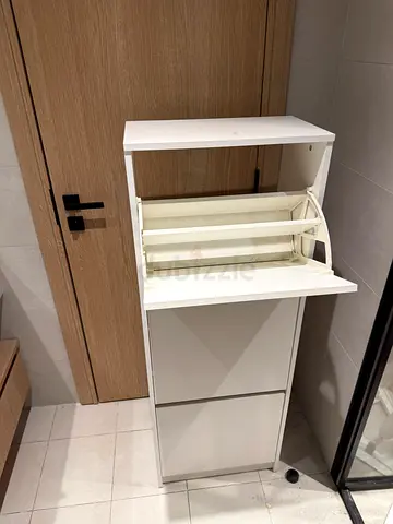 Shoe Cabinet With 3 Compartments