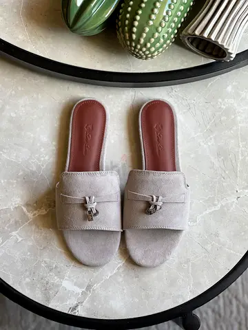 Women Loropiana sandals