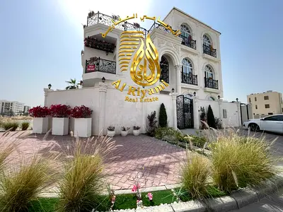 فيلا فاخرة للبيع في الباهية بعجمان