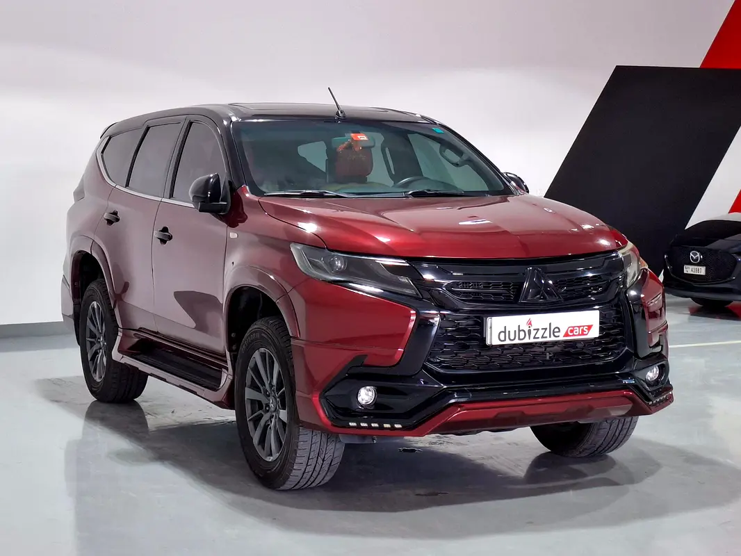 Mitsubishi Montero Sport 2019 — photo 1 of 16