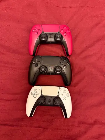 PS5 controllers