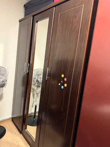 3 door wardrobe with shelves