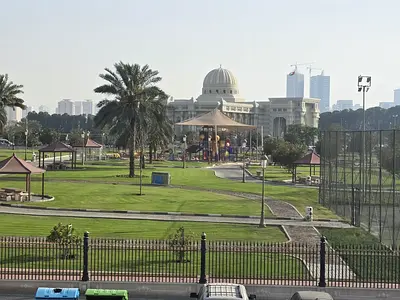 مجلس مستقل | تراسات بإطلالة على الحديقة | باركينغ 3 سيارات | مساحات واسعه | تشطيبات فاخره