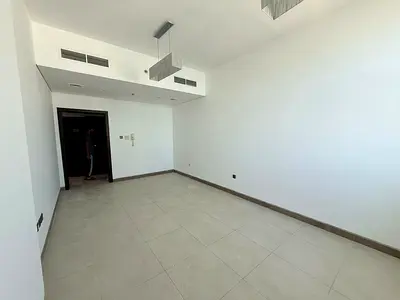 اول ساكن اطلاله مفتوحه خزائن بالحائط جيم ومسبح باركن مجانى