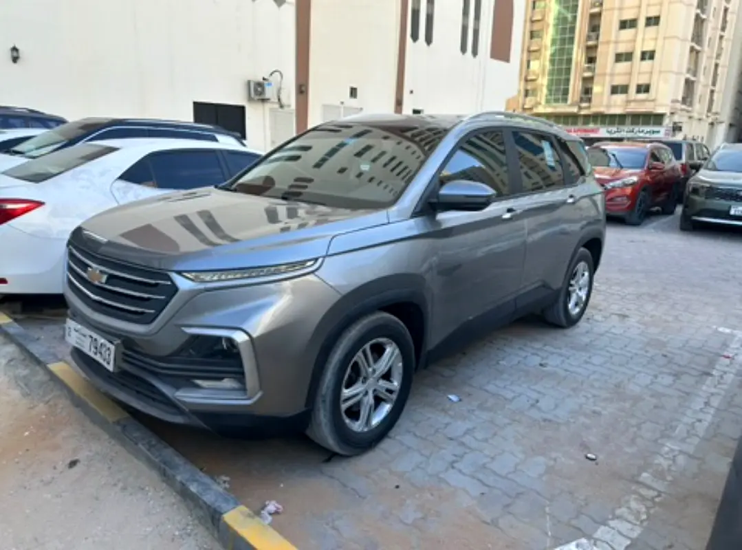 Chevrolet Captiva 2021 — photo 1 of 9