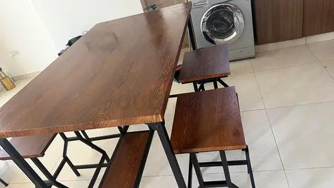 Solid Wood High Bar Table with 4 Matching Stools - great Condition