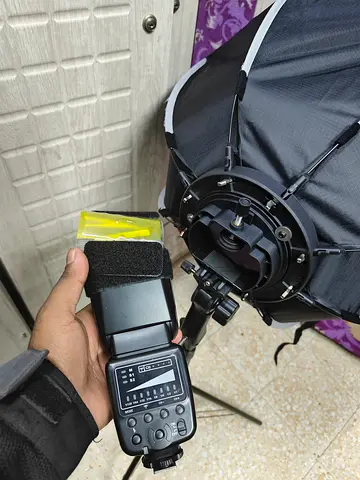 Neewer NW 570 flash with octa