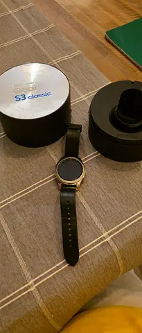 Samsung Gear S3 Classic watch with original box - Perfect condition - all original accessories