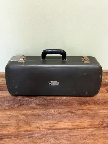 Vintage Cleveland Alto Saxophone with Original Hard Case – Great for Beginners / Decor