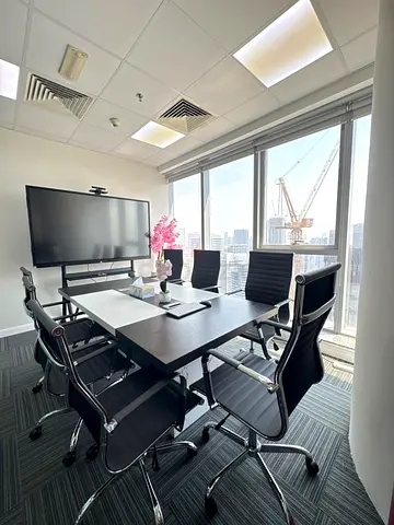 Meeting Room Table with 8 Executive Chairs — Good Condition