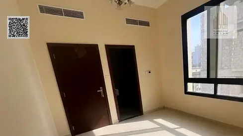 بناية جديدة على الشارع الرئيسي بالعالية | دخل 405 ألف | تكييف مركزي