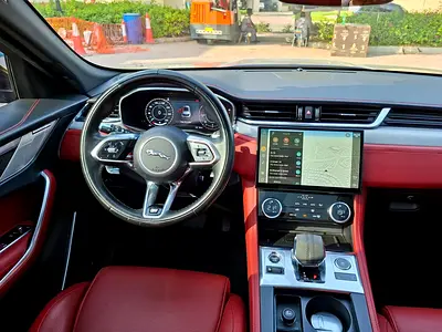 صورة مصغرة 10 لـ 2021 Jaguar F-PACE