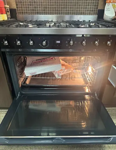 Smeg top gas oven electric cooker 90 by 60 cm latest model like new condition perfect working