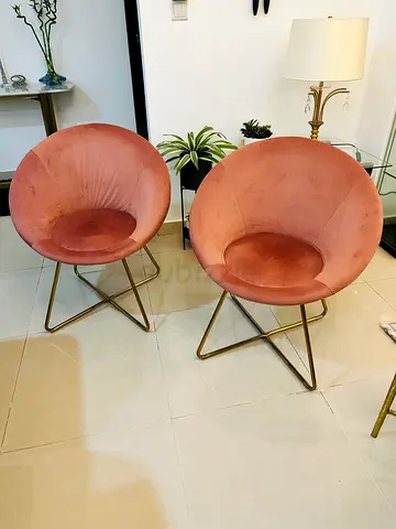 Set of 2 Pink Velvet Round Accent Chairs with Gold Metal Base