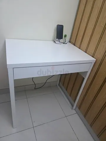 Simple White Study/Computer Desk - Good Condition