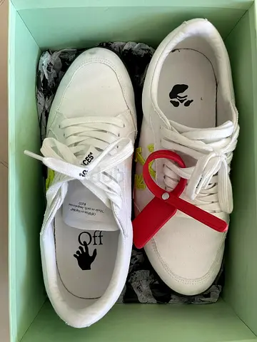 White Off-Label Style Low Vulcanized Canvas -Top Sneakers — Size 42 (EU) — Gently Used