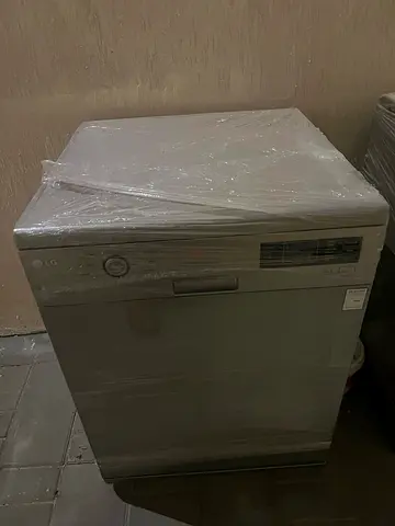 Silver freestanding dishwasher not working