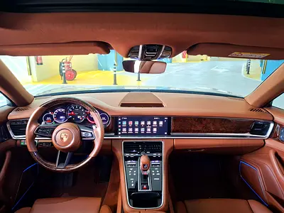 صورة 9 لـ 2023 Porsche PANAMERA