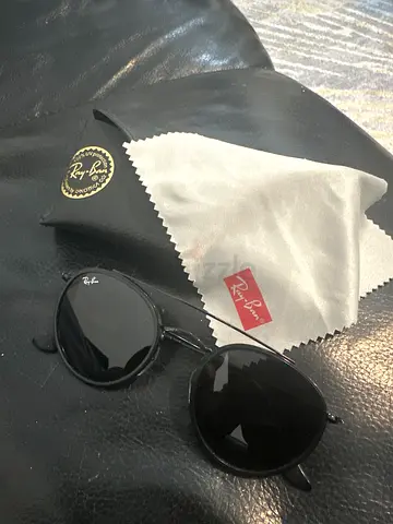 Ray-Ban Round Black Sunglasses with Case and Cloth