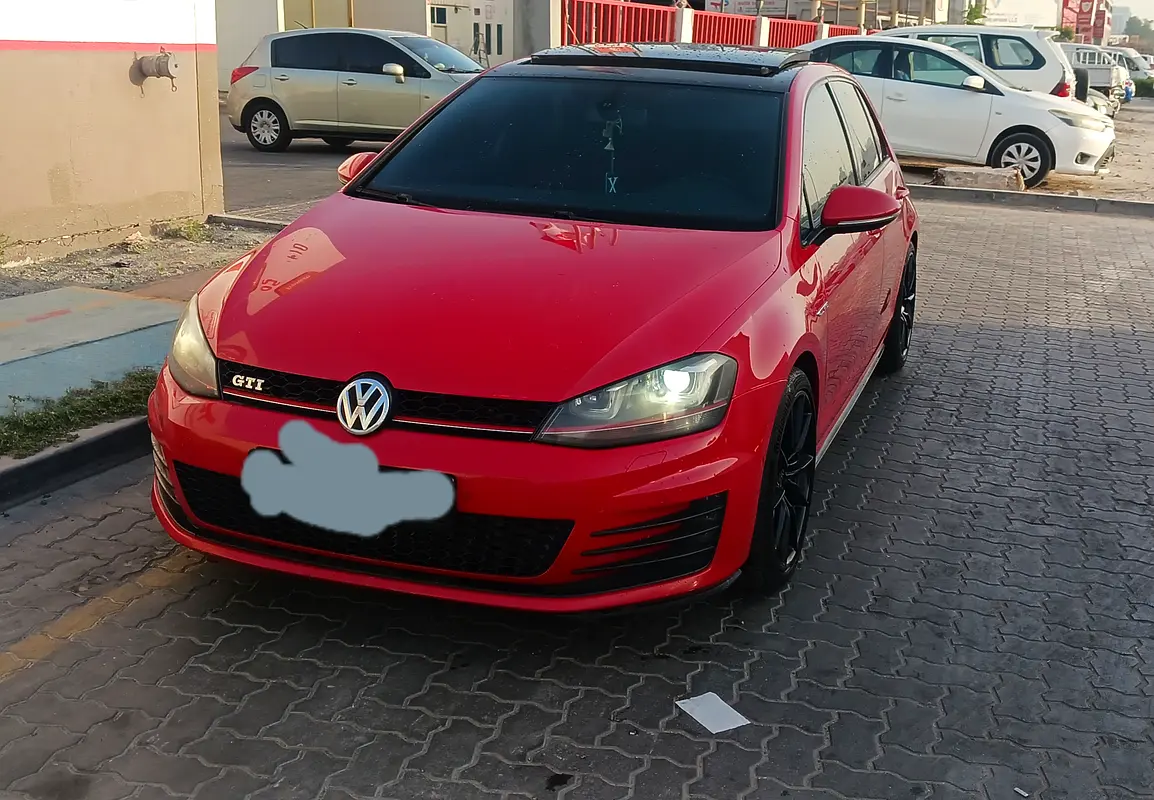Volkswagen Golf 2014 — photo 1 of 8
