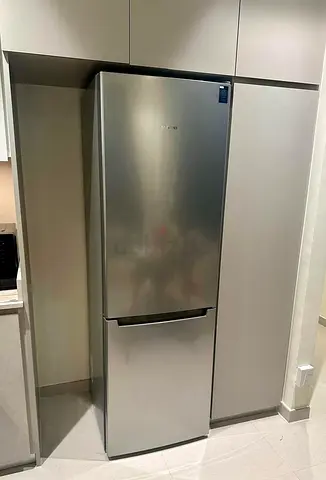 Siemens KG36NNL30M Refrigerator with Bottom Freezer