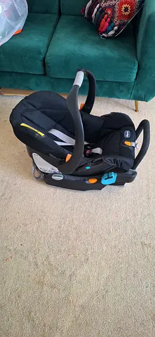 Chicco Rear-Facing Infant Car Seat – Safe  Clean – Lightly Used
