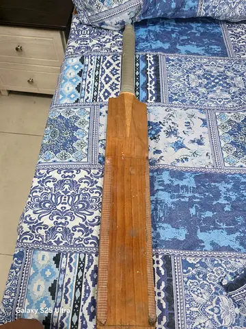 Hard ball cricket bat with 8 straight grains
