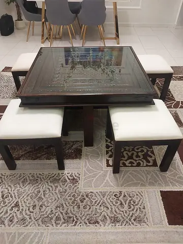 Solid wood coffee table with stools