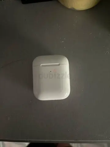 Apple AirPods (1st/2nd gen) charging case - good condition