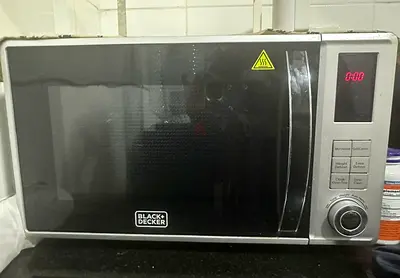 Black+Decker Stainless Steel Microwave Oven - Used, Excellent Condition