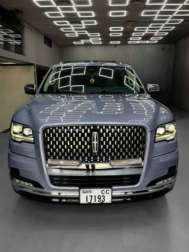 Lincoln Navigator 2024 — photo 1 of 9
