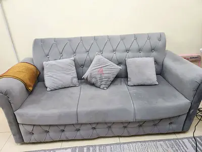 Light Grey 3-Seater Sofa with Tufted Back and Cushions