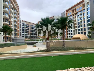 شقة للبيع في خورفكان غرفتين + خادمة | إطلالة بحرية | جاهزة للسكن