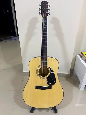 Fender Guitar in Good Condition