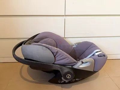 Cybex infant car seat in very good condition