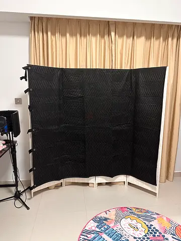 MOVABLE STRECH ROOM DIVIDER