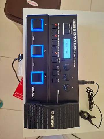 Boss GT1 with Roland power supply