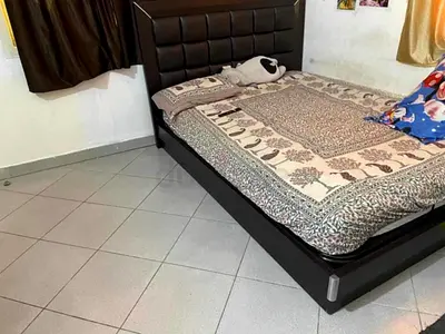 Bed with mattress (hydraulic bed 160 by 200cm)