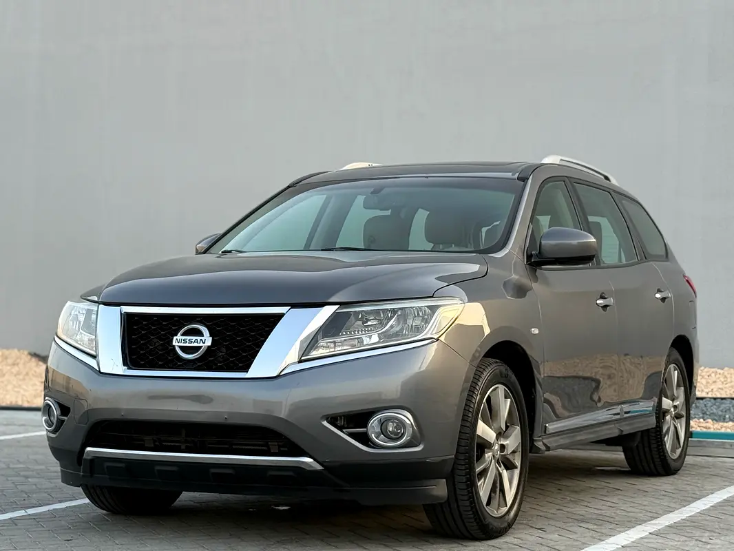 Nissan Pathfinder 2015 — photo 1 of 16