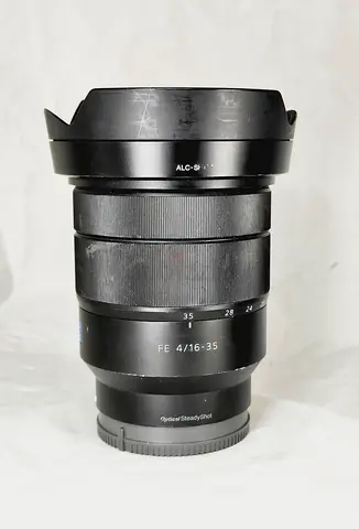 Sony Zeiss 16-35 lens
