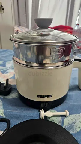 Geepas Electric Multi Cooker / Hot Pot with Stainless Steel Insert - Used
