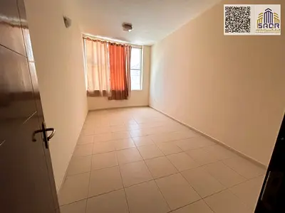 شقة غرفة وصالة واسعة قرب ميناء الفجيرة بتكييف مركزي