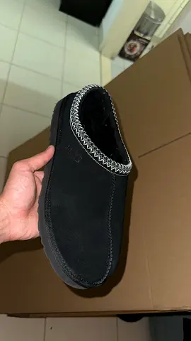 UGGs men black tasman II
