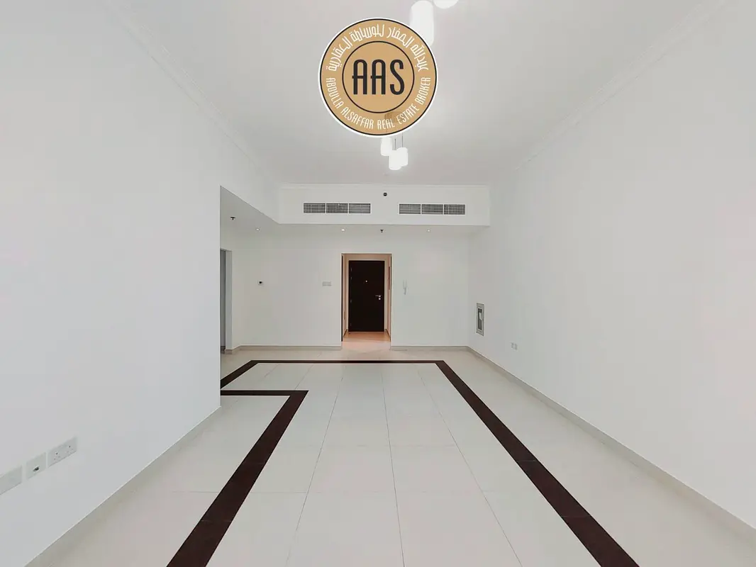 “Cozy & Bright 2 Bedroom + Store Room Apartment Near Pond Park”